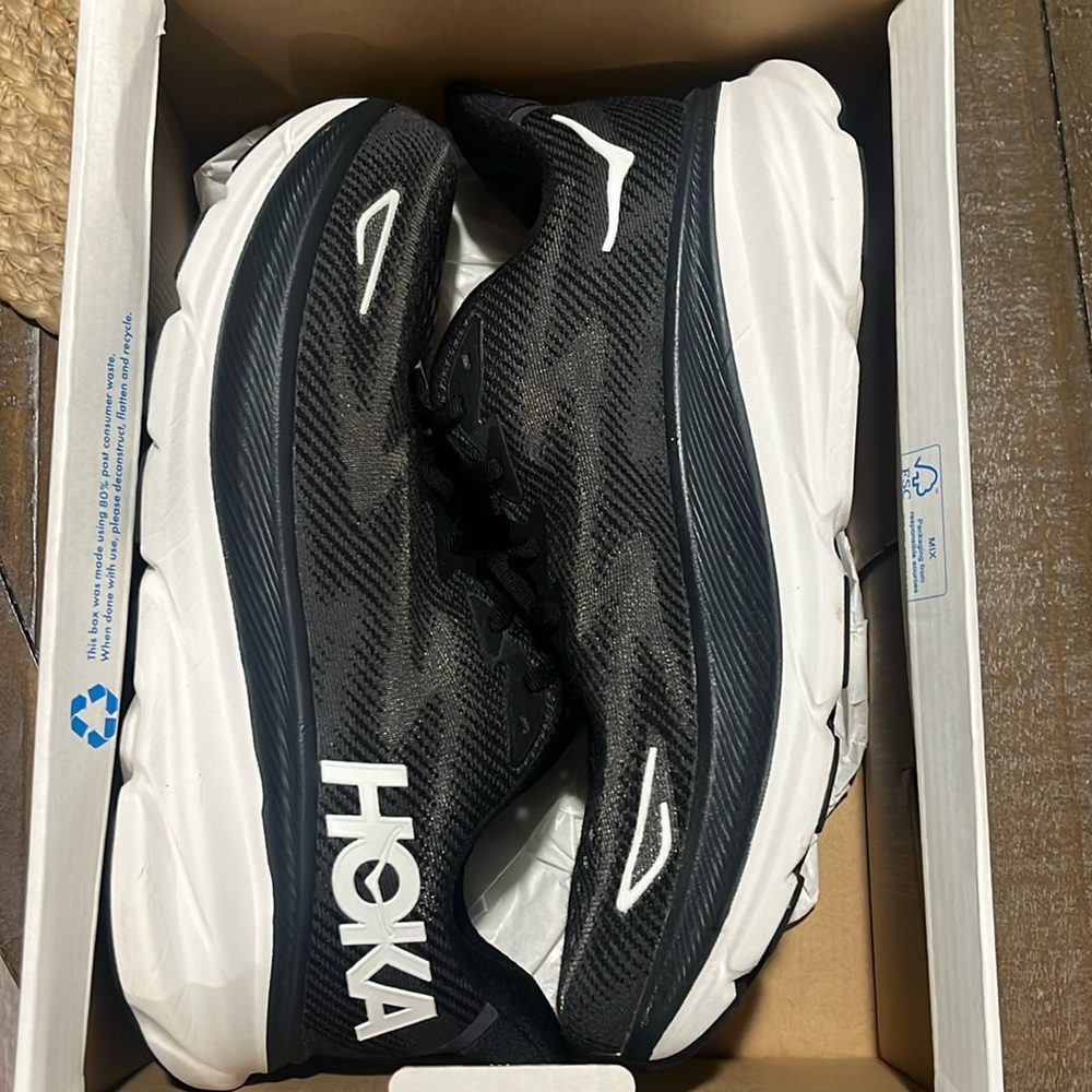 Hoka Clifton 9 Black/White